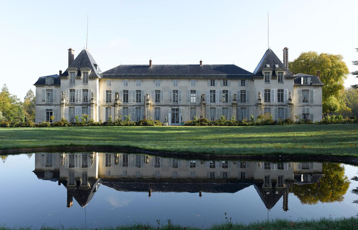 Façade du château de Malmaison côté parc
