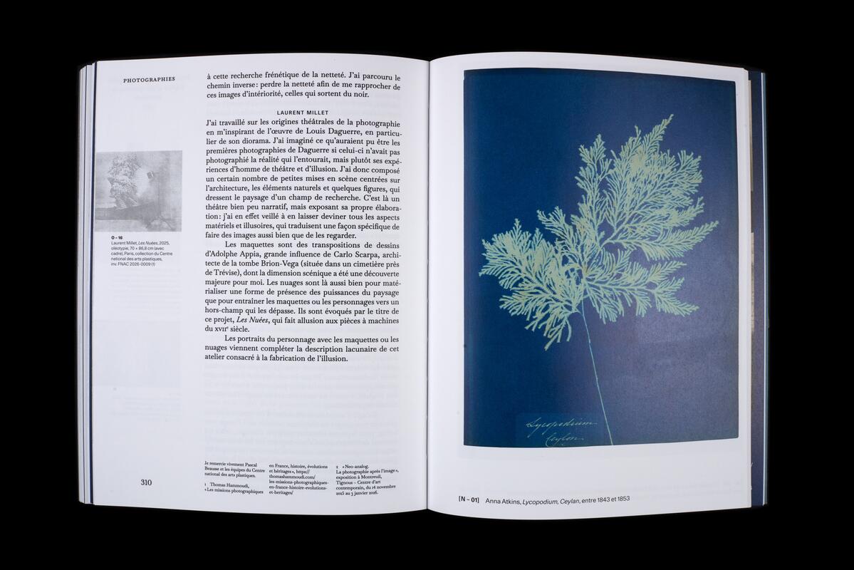 Pages du livre officiel du Bicentenaire de la Photographie