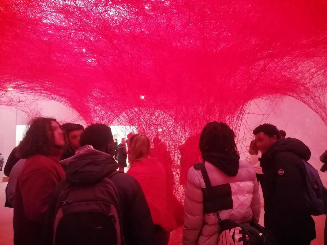 visite guidée de l'exposition Chiharu Shiota