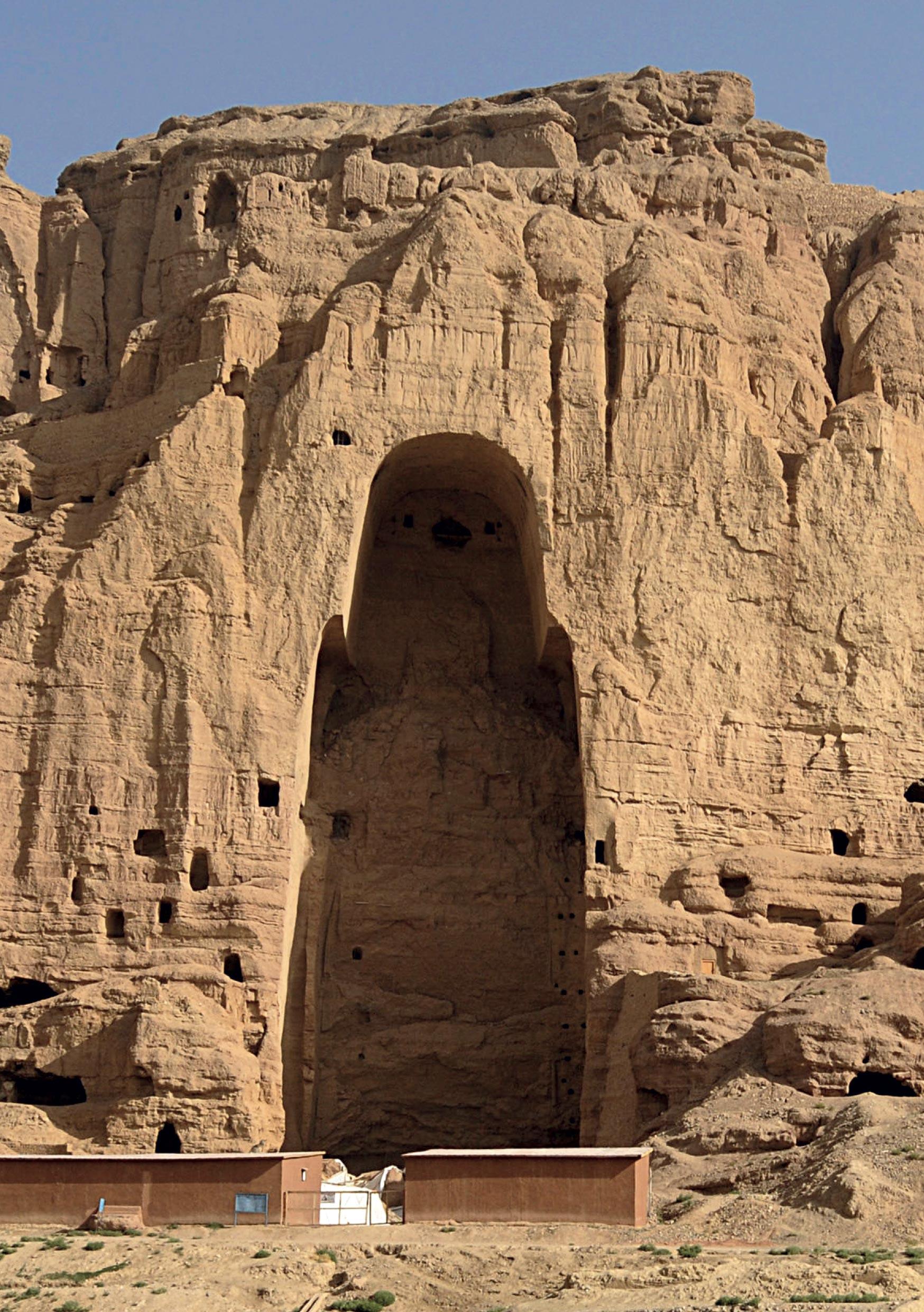 Photographie de la falaise aux bouddhas de Bamiyan, Afghanistan 