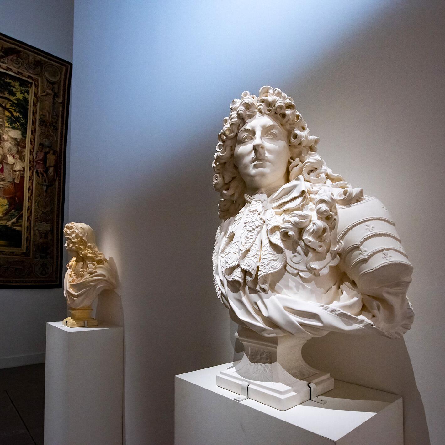 Buste de Louis XIV présenté dans l'exposition Tapisseries Royales au Grand Palais