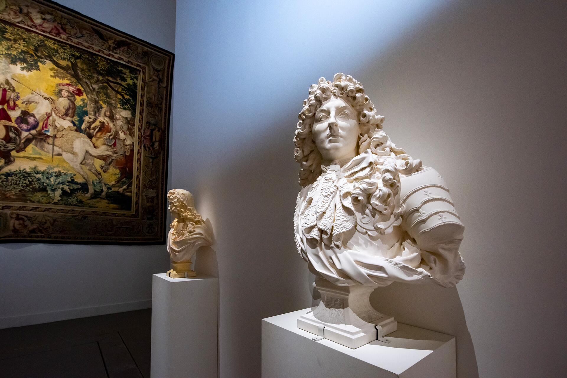 Buste de Louis XIV présenté dans l'exposition Tapisseries Royales au Grand Palais