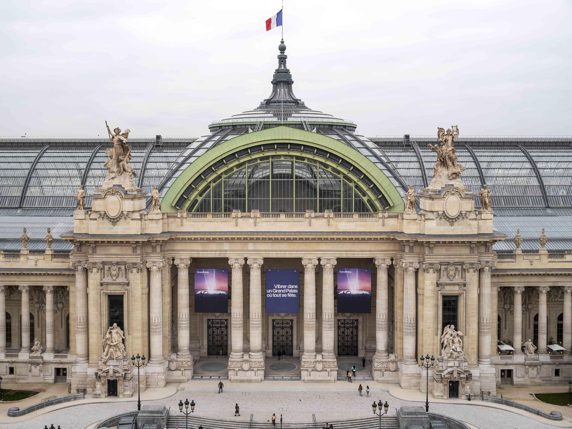 Vue du Grand Palais en exterieur